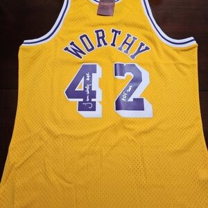 Mitchell & Ness Hardwood Classics - Signed James Worthy Jersey